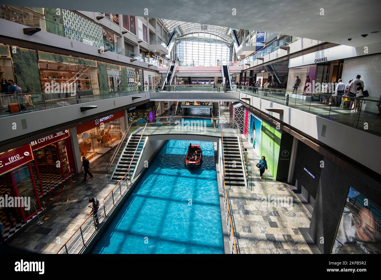 Marina Bay Sands Luxury Shopping Centre, Singapore - high quality architectural design in steel and glass. Stock Photo