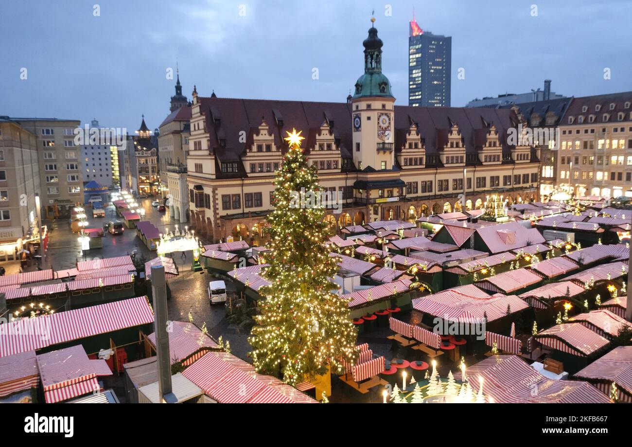 Leipzig, Germany. 17th Nov, 2022. The Christmas tree at Leipzig's