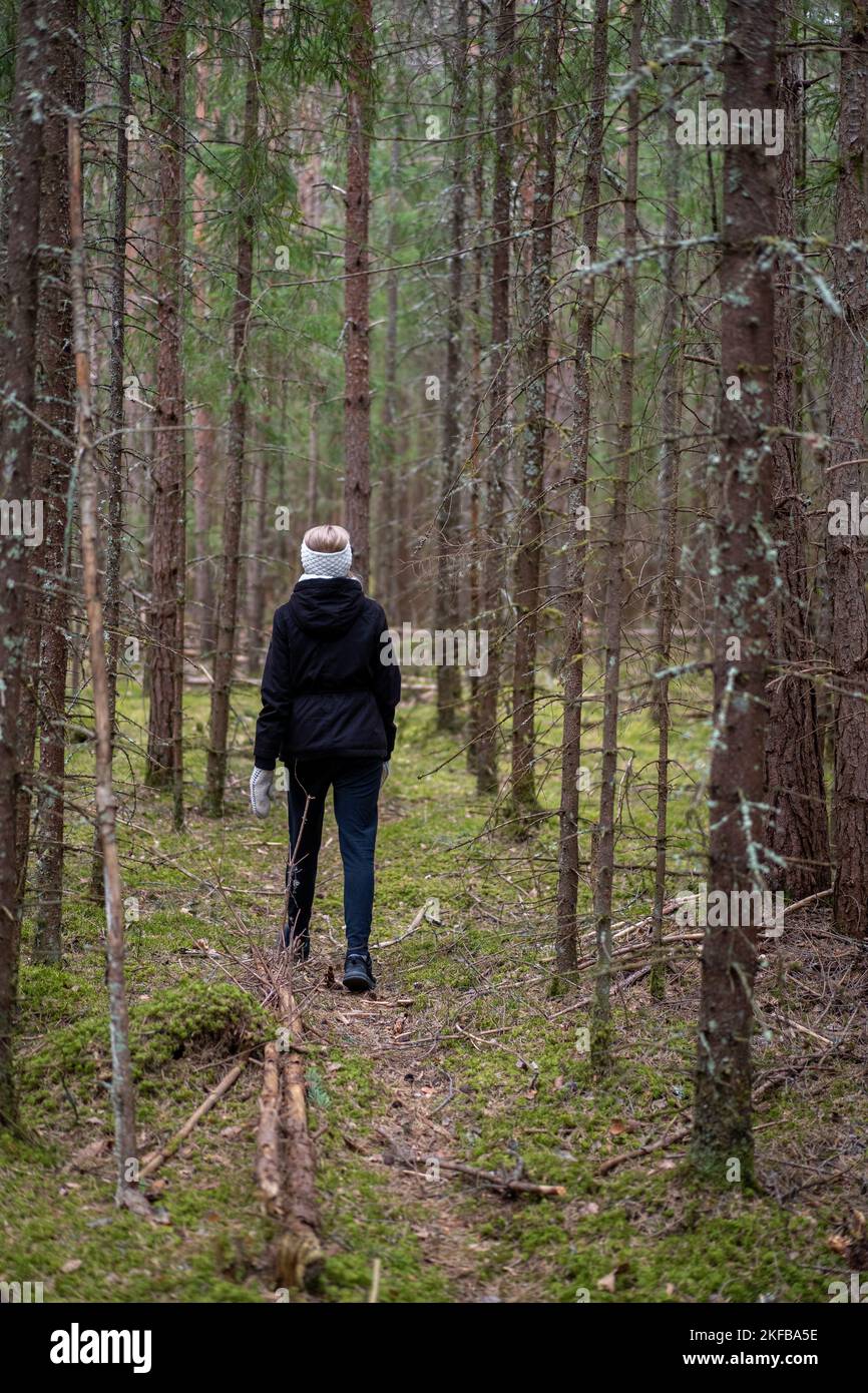 Vertical shot narrow road hi-res stock photography and images - Alamy