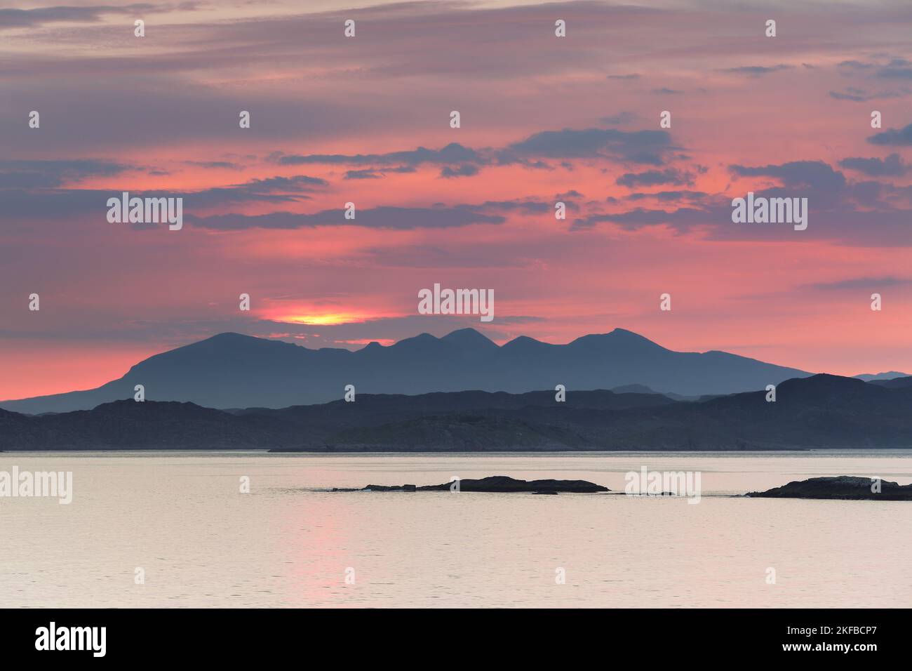 The View across Enard Bay to the Mountains of Assynt and Inverpolly at Dawn, Coigach Peninsula, Assynt, Highlands, Scotland, UK Stock Photo