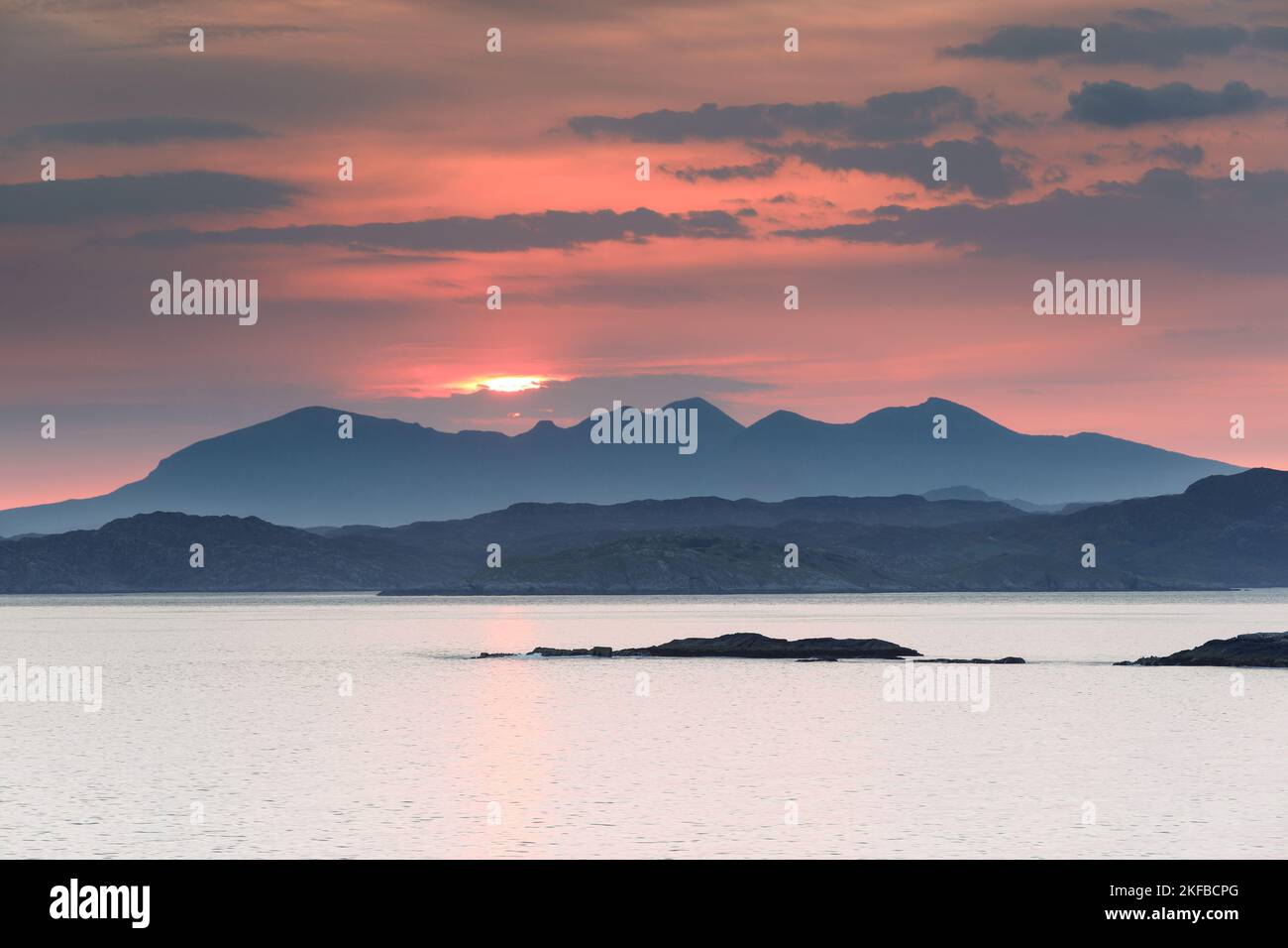 The View across Enard Bay to the Mountains of Assynt and Inverpolly at Dawn, Coigach Peninsula, Assynt, Highlands, Scotland, UK Stock Photo