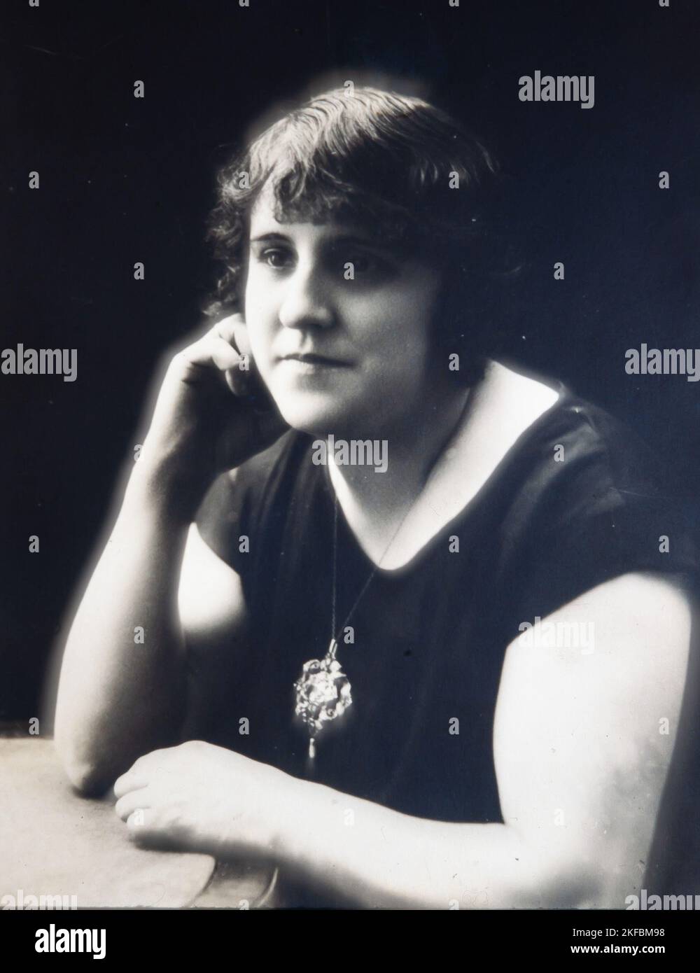 CLEMENTINA ARDERIU, (Barcelona, 6 de julio de 1889 - 17 de febrero de 1976) poetisa catalana. COLECCIÓN PRIVADA. Stock Photo