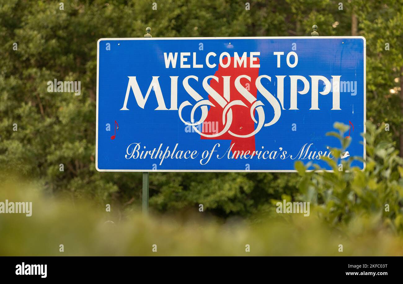 Welcome to Mississippi, Birthplace of America's Music sign at the entrance of the state. Stock Photo