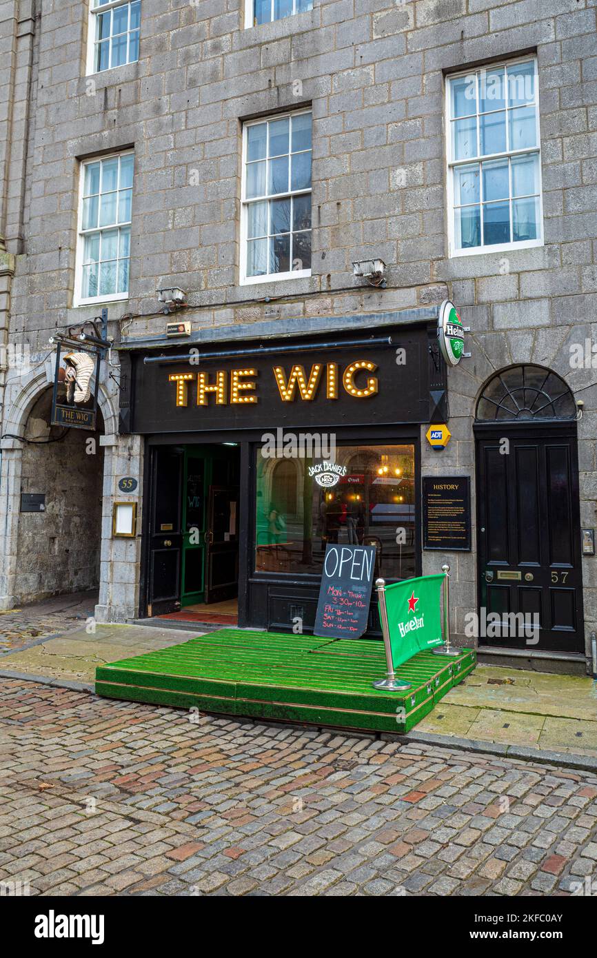 The Wig Pub Aberdeen located on the city's historic Castlegate Stock Photo