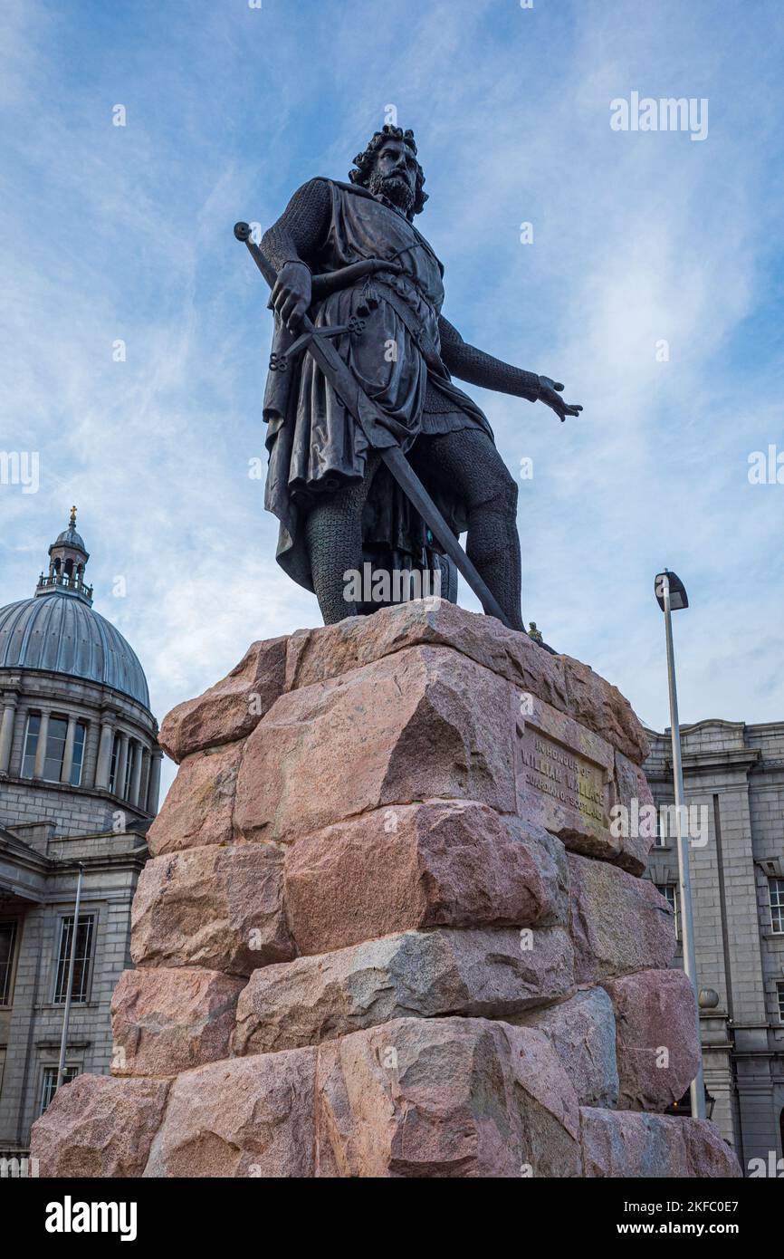 William Wallace Statue Aberdeen titled In Honour of William Wallace Guardian of Scotland. Erected in 1888, sculptor William Grant Stevenson. Stock Photo