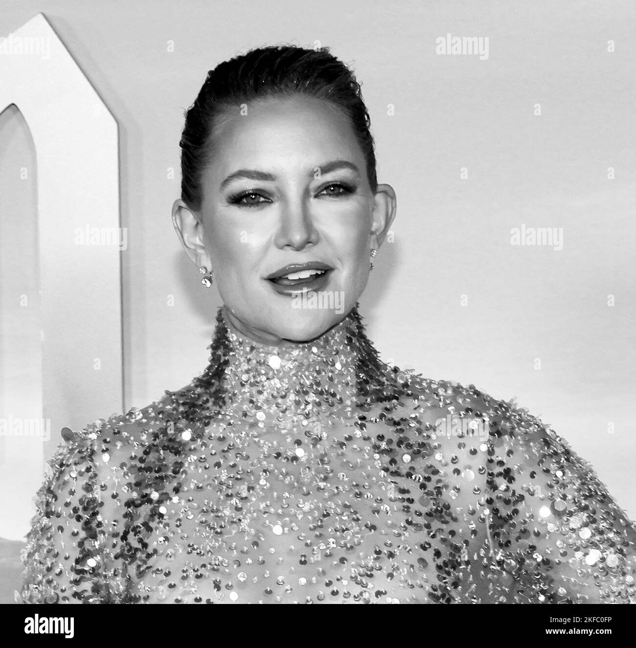 Los Angeles, CA, - Nov 14, 2022: Kate Hudson arrives at the Premiere Of