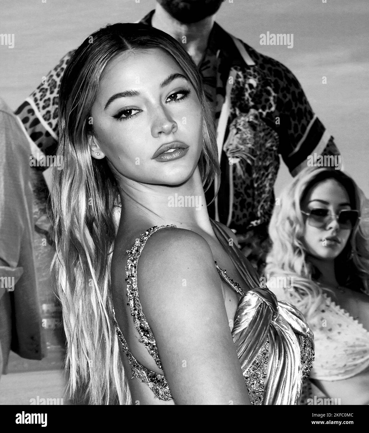 Los Angeles, CA, Nov 14, 2022 Madelyn Cline arrives at the Premiere Of "Glass Onion A Knives