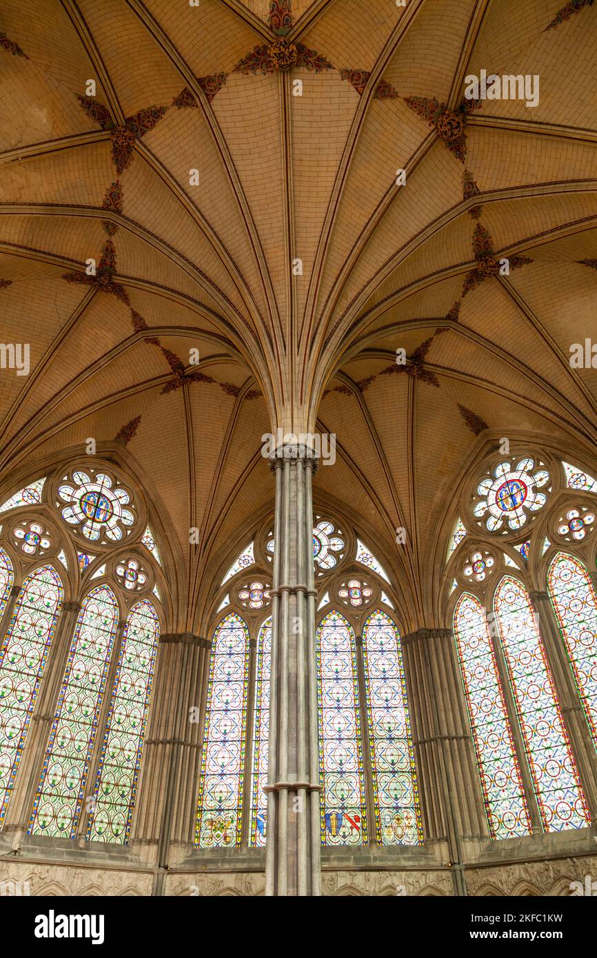 Ornate vaulted ceiling of Chapter House in Salisbury cathedral ...