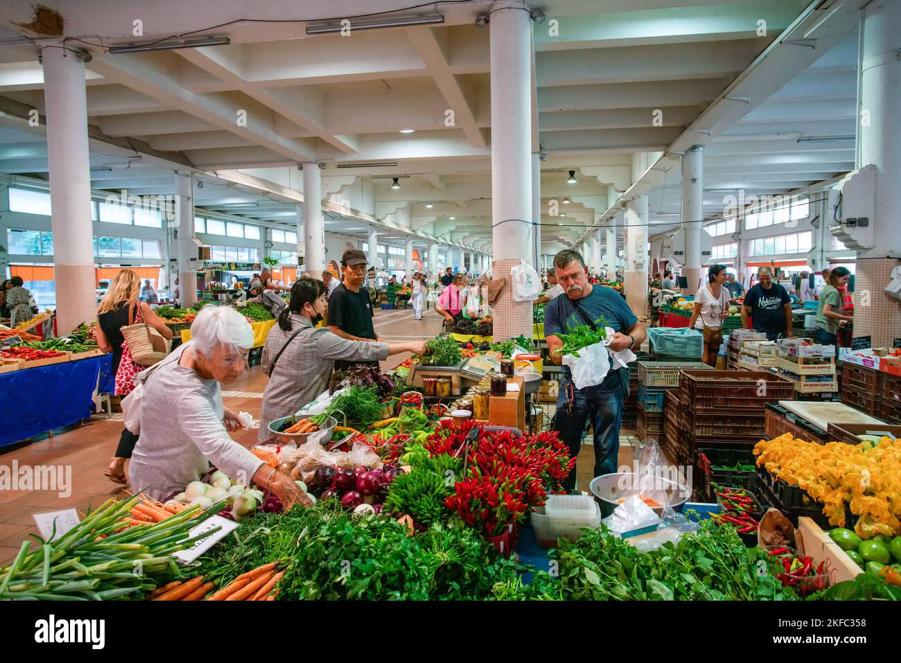 in the shop of the covered market "Parle Forvilla" they sell fresh