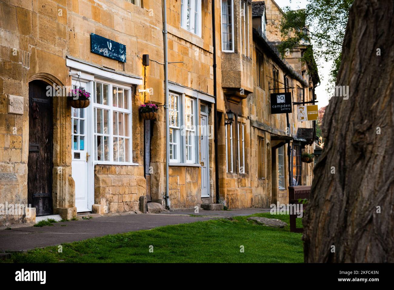 Terraced houses, a hat shop and a gallery on High Street in Chipping