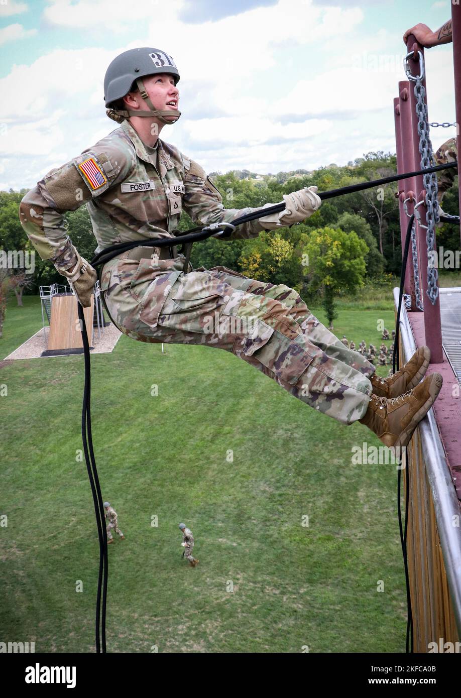U s army soldier prepares rappel hi-res stock photography and images - Alamy