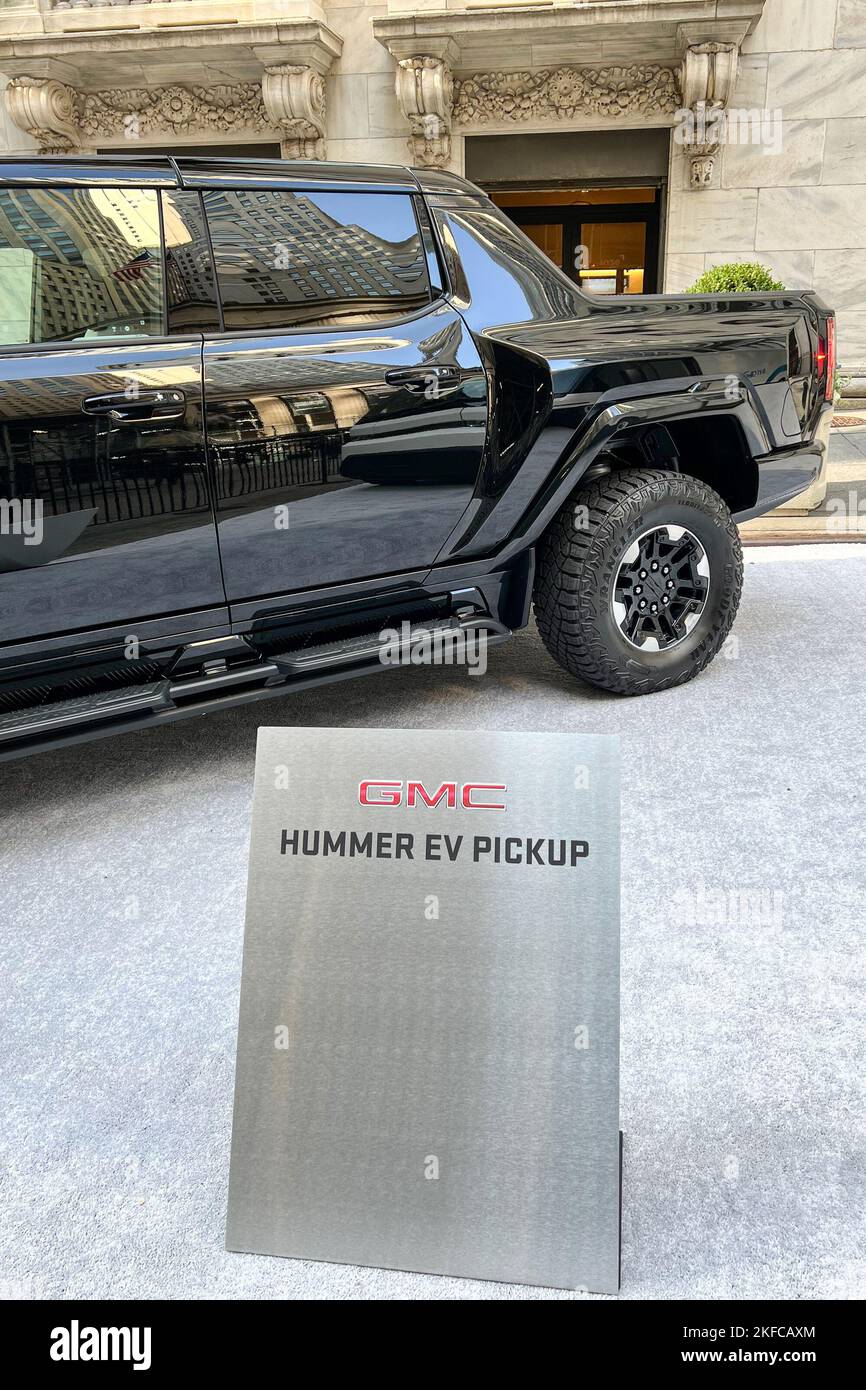 2022 gmc hummer ev pickup hi res stock photography and images Alamy
