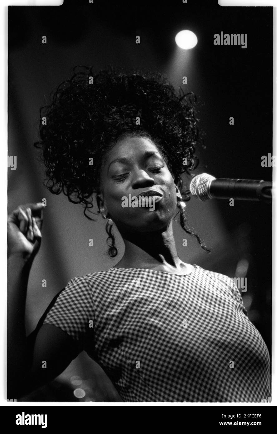 HEATHER SMALL, MPEOPLE, 1994 A young Heather Small of MPeople (M