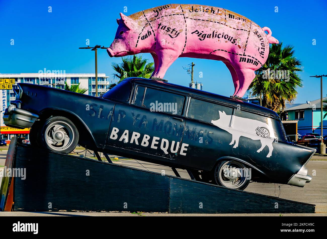 Pork statue hi-res stock photography and images - Alamy