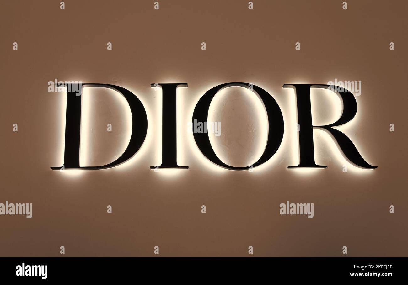 Dior Stock Vector Images - Alamy