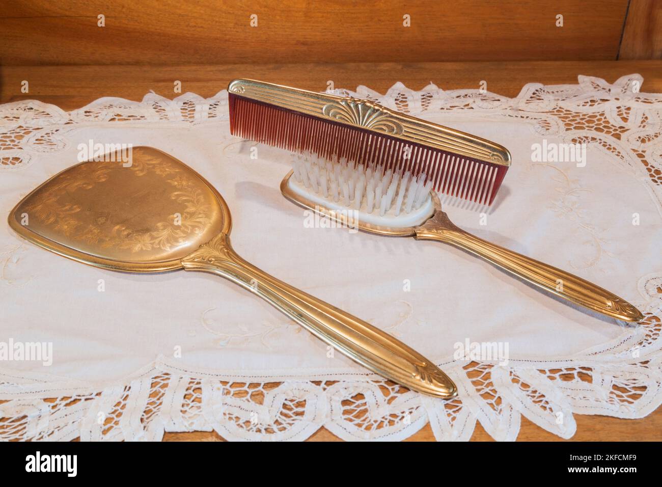1920s hair brush hires stock photography and images Alamy