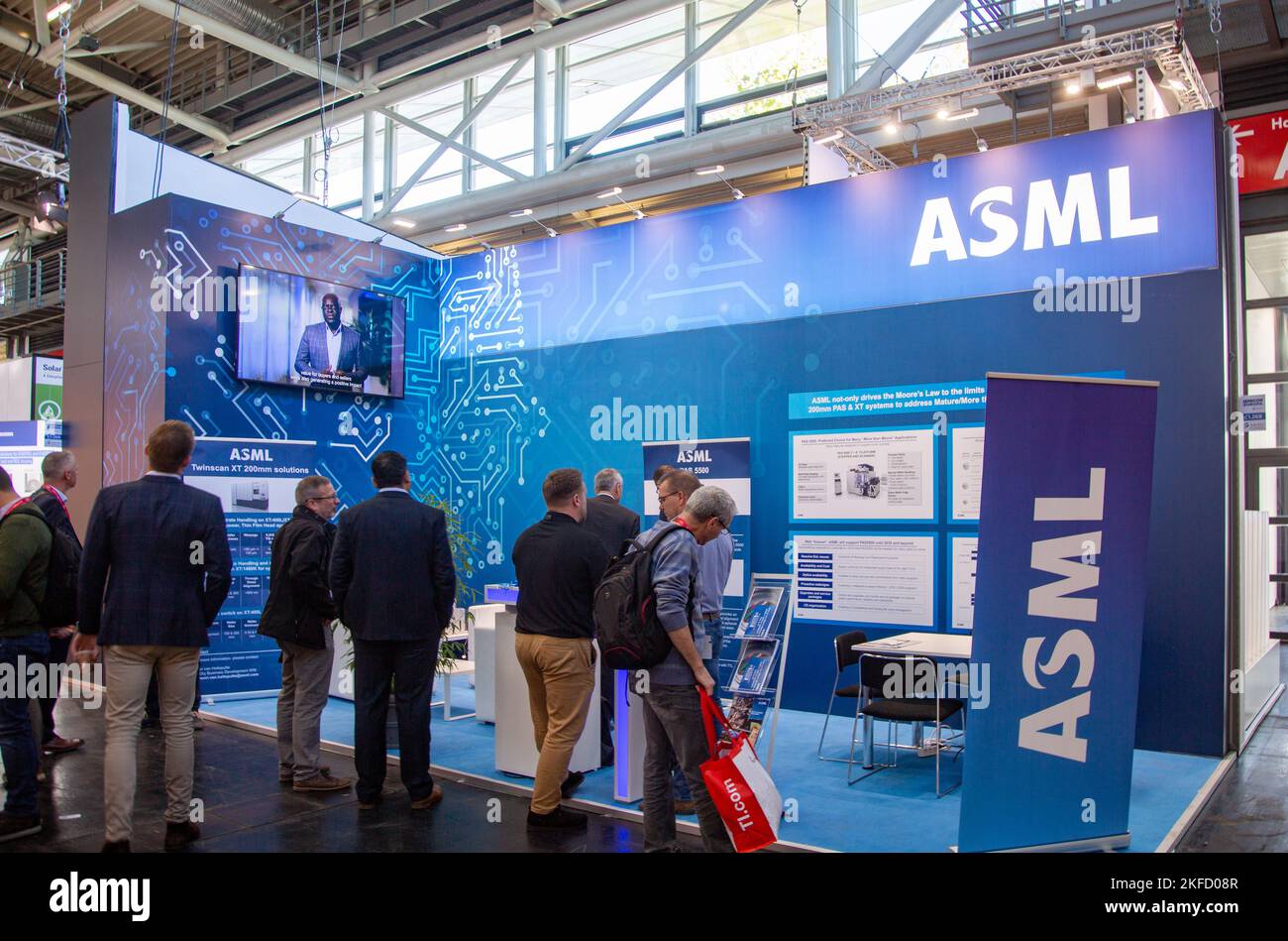 ASML bei der Electronica / Semicon Europa Messe, der Weltleitmesse und ...