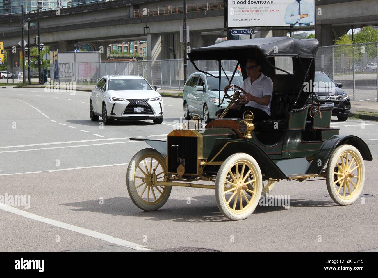 Full size bed. Car furniture. Kids car truck bed. Mancave. - Etsy België, image size:1300x956
