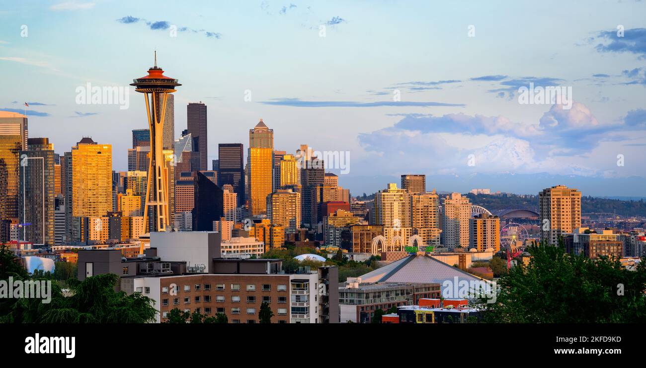 An aerial view of downtown Seattle skyline from Kerry Park at sunset Stock Photo