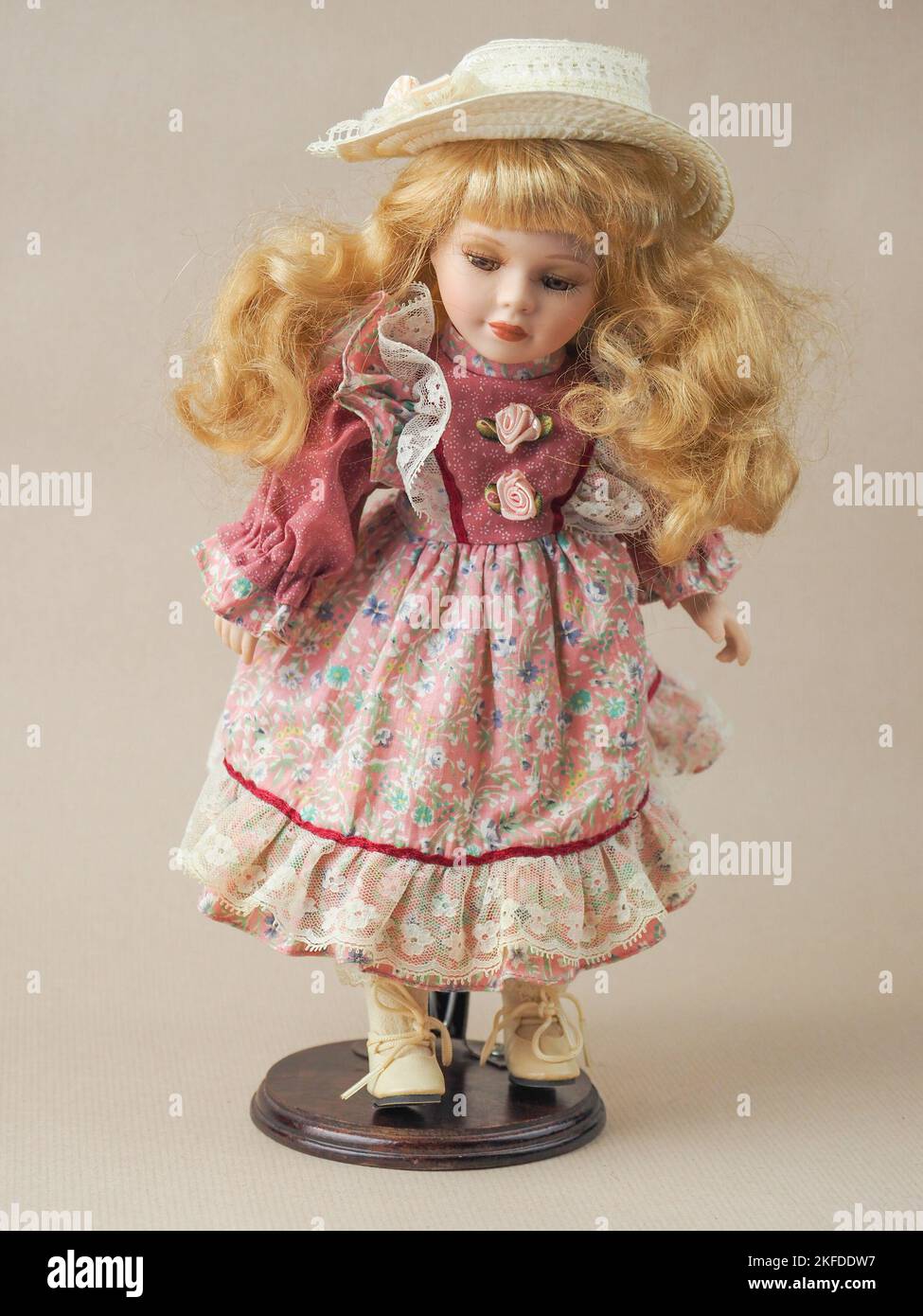Vintage doll clothes hi res stock photography and images Page 12