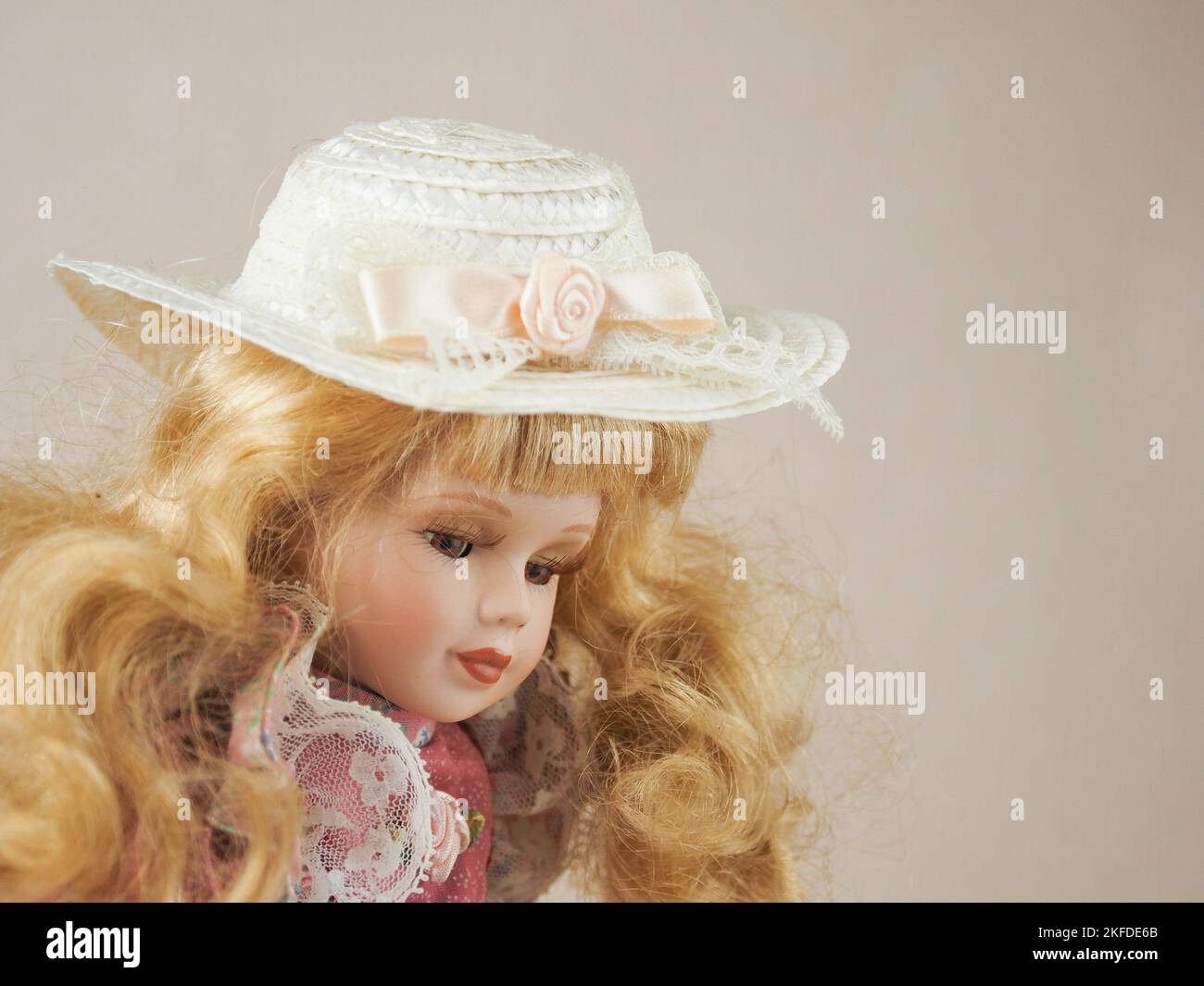 Vintage doll clothes hi res stock photography and images Page 13