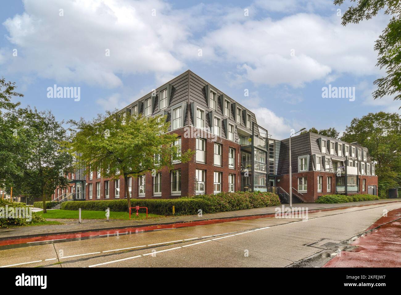 Aerial view empty sidewalk hi-res stock photography and images - Alamy