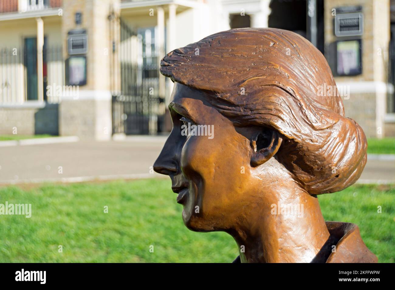 detail of laury dizengremel's 2022 bronze statue of author viginia woolf, occupying a bench facing the river thames at richmond, surrey, england Stock Photo