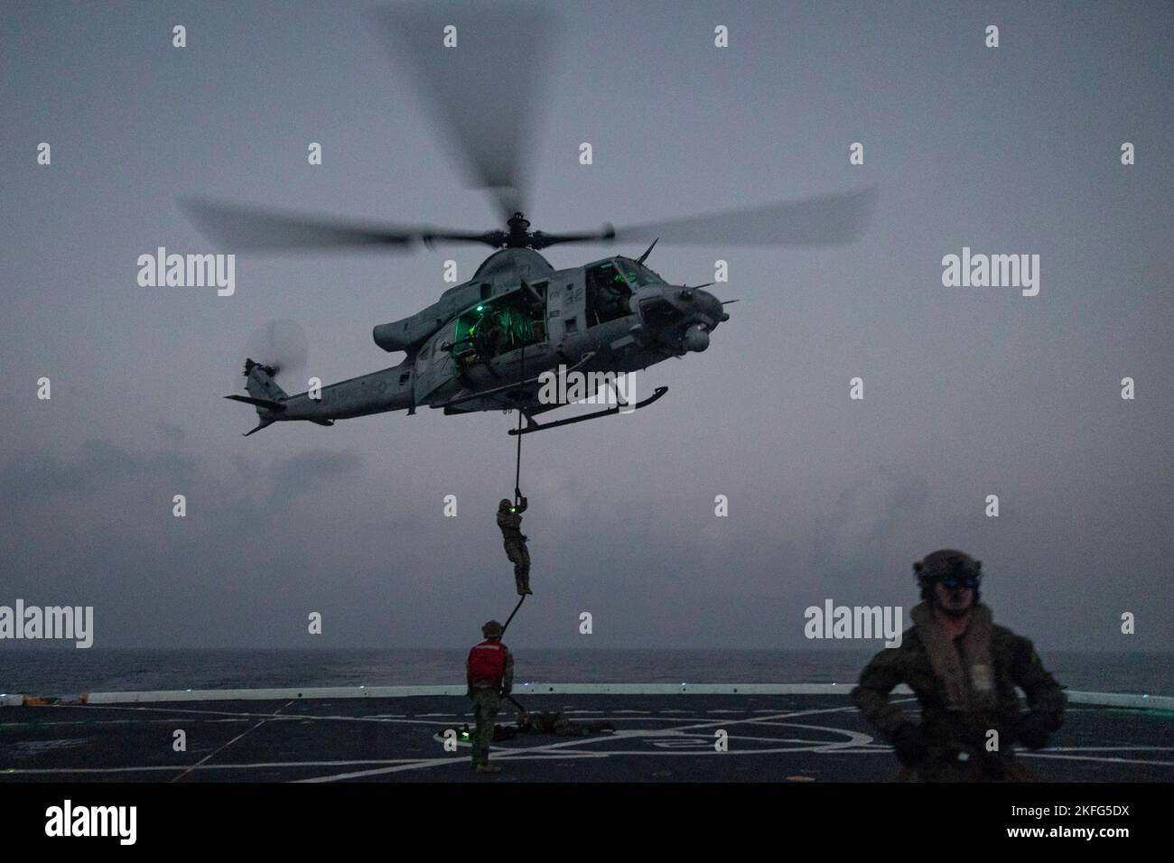China amphibious landing exercise hi-res stock photography and images ...