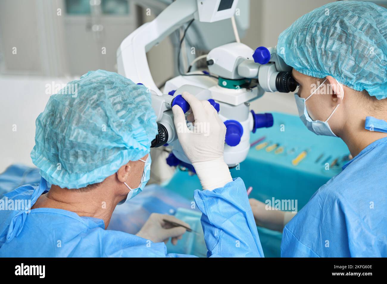 Eye microsurgery hi-res stock photography and images - Alamy