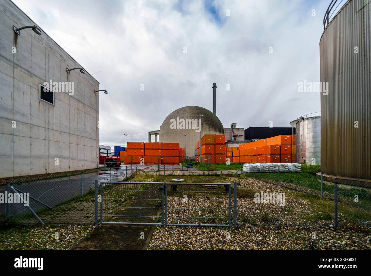 Biblis, Germany. 18th Nov, 2022. Containers with contaminated material stand in front of a power plant unit at the Biblis site. The Biblis nuclear power plant has been undergoing dismantling since it was shut down. This process is expected to last until beyond 2030. Credit: Andreas Arnold/dpa/Alamy Live News Stock Photo