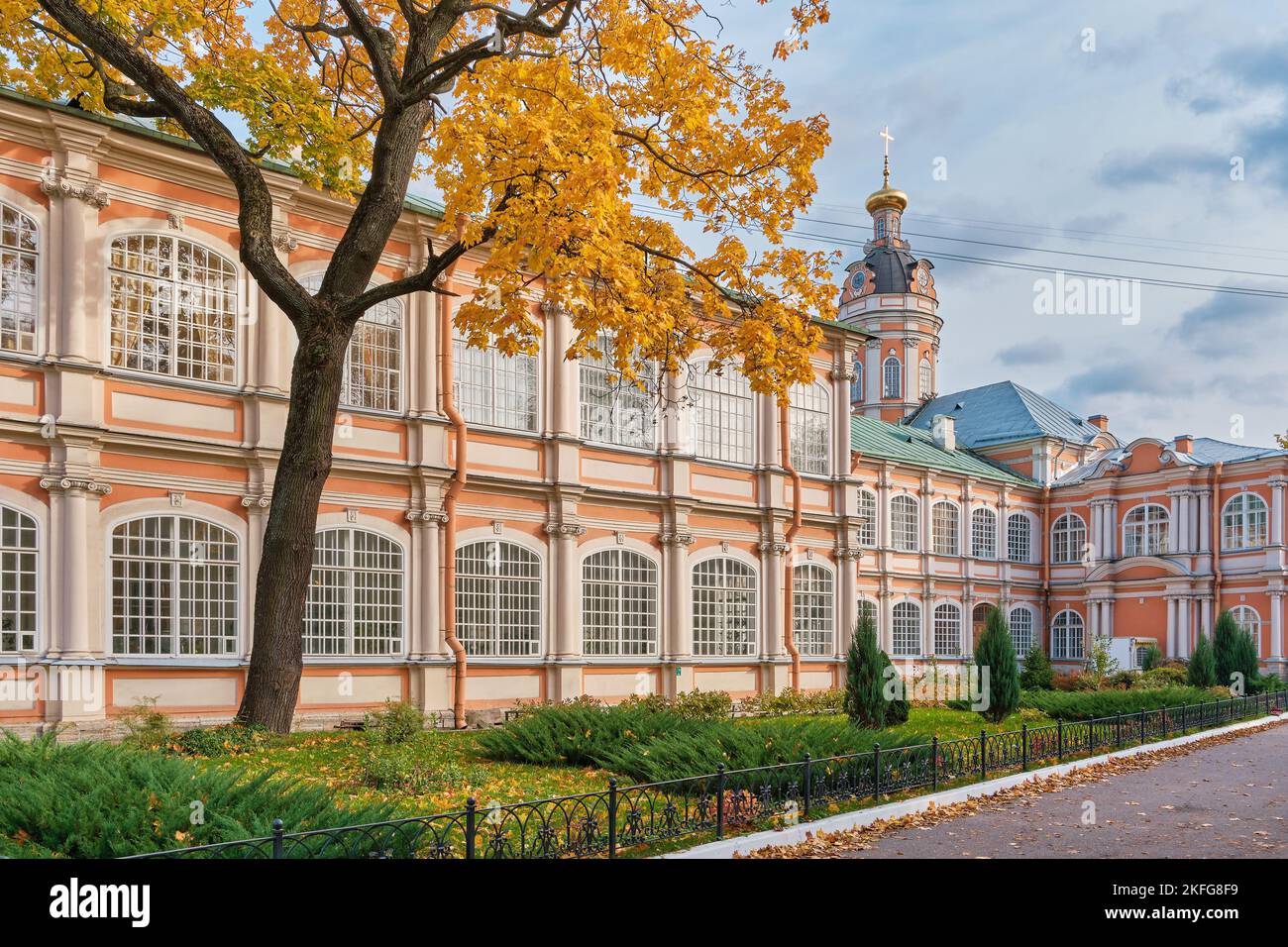 Alexander Nevsky Lavra, view of the Fedorovsky Building, 1725-1748 and the Fedorovsky Church, 1745-1767, landmark, St. Petersburg Stock Photo