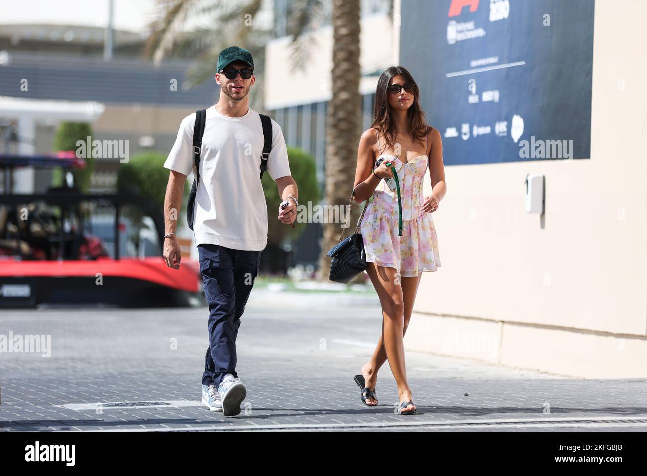 GASLY Pierre (fra), Scuderia AlphaTauri AT03, portrait with his girlfriend Francisca Gomes his