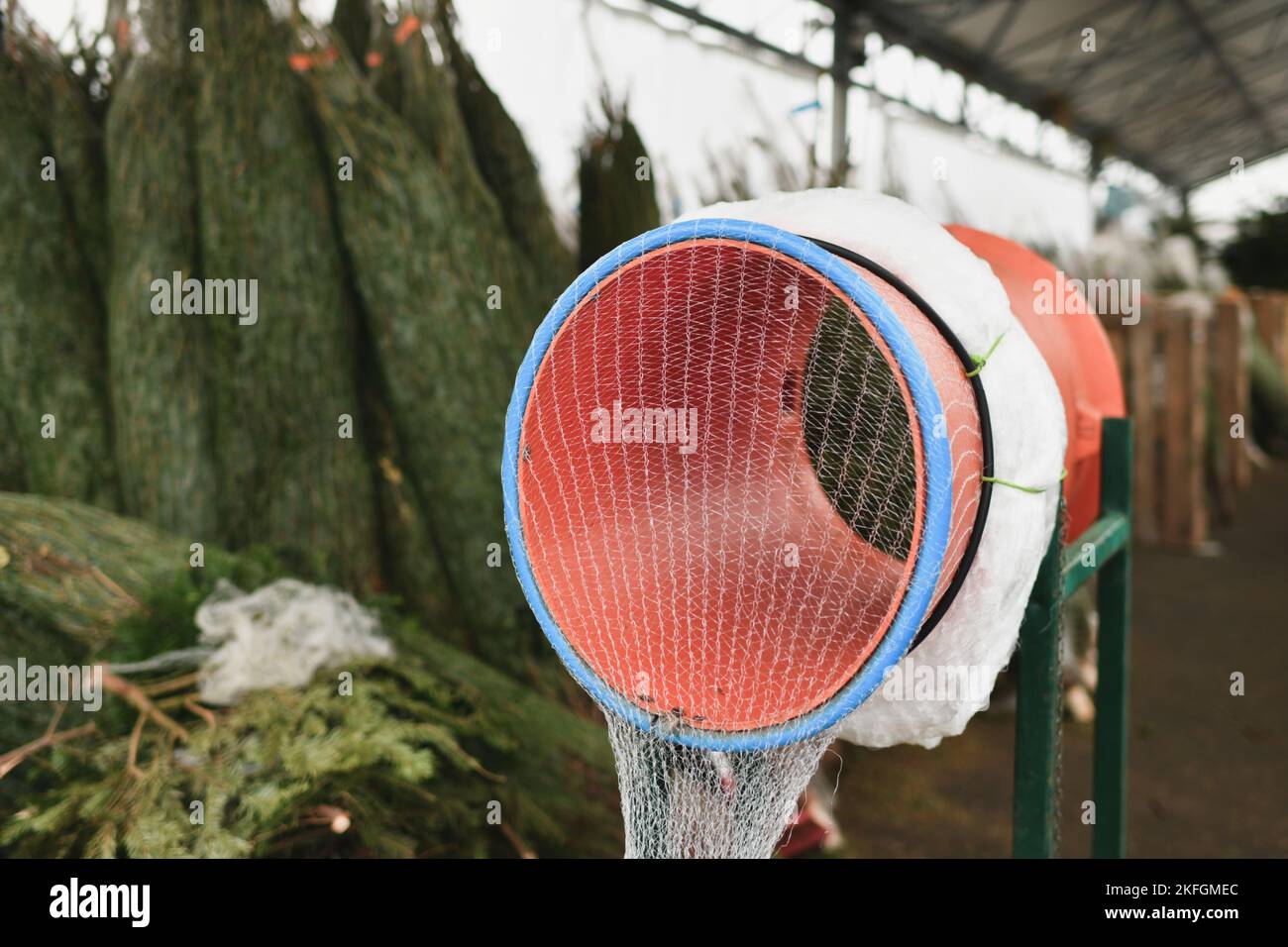 Plastic net for wrapping trees hi-res stock photography and images - Alamy