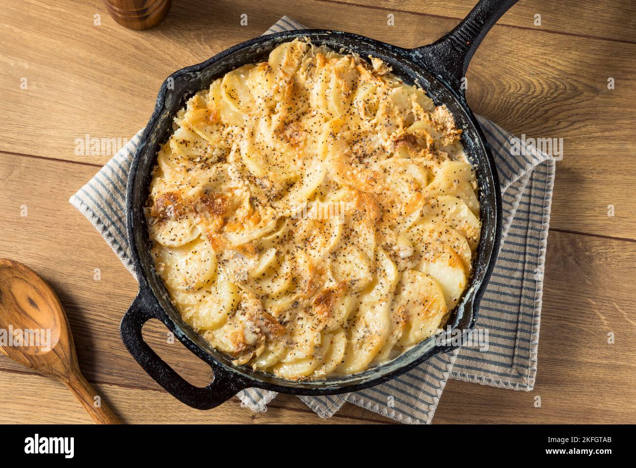Homemade Cheesy Potatoes Gratin in a Pan Stock Photo Alamy