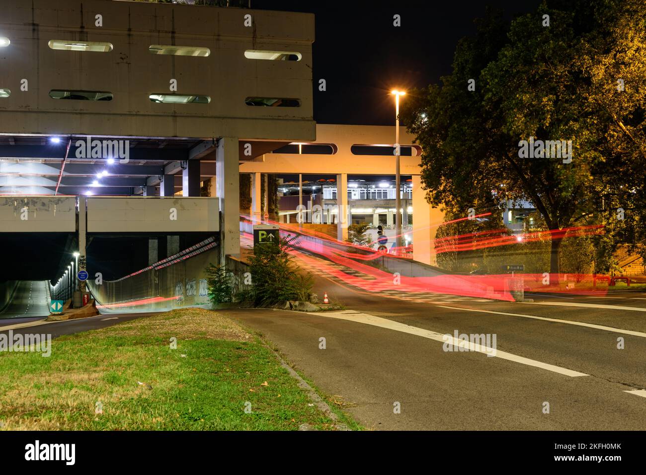 Frankreich, Lyon, Bahnhof Perrache, Busbahnhof // France, Lyon