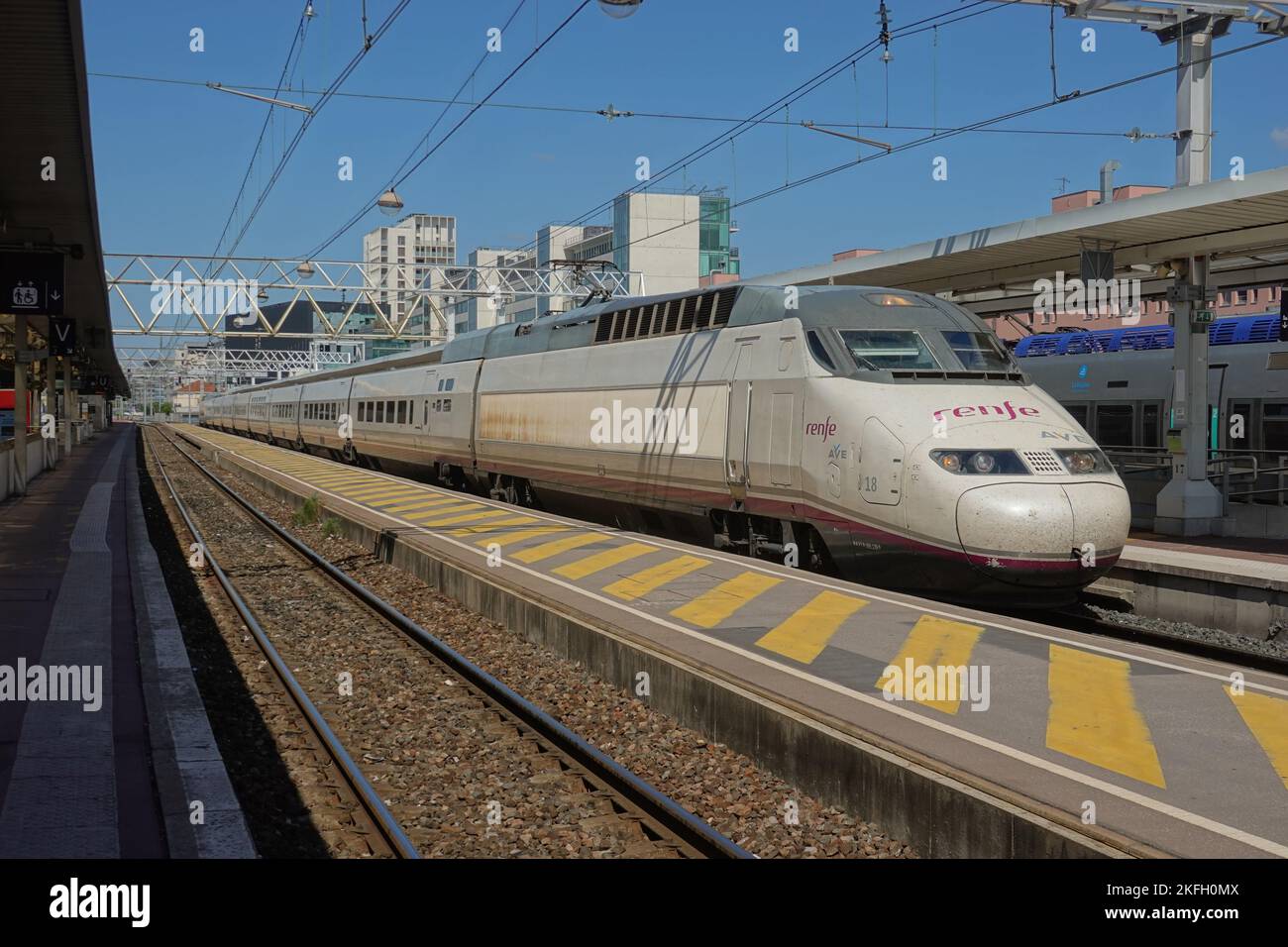Frankreich, Lyon, Bahnhof Part-Dieu, spanischer Hochgeschwindigkeitszug // France, Lyon, spanish High Speed Train Stock Photo