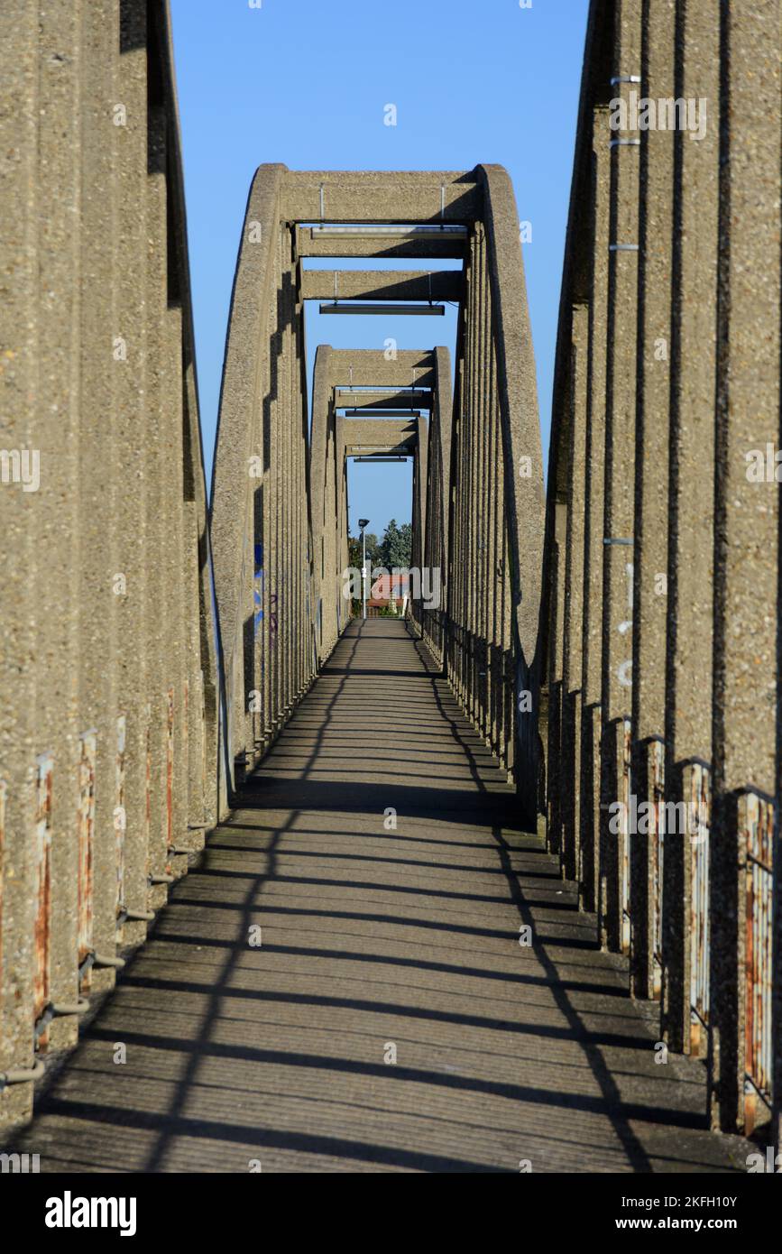 Le Blanc-Mesnil, historische Betonbrücke // Le Blanc-Mesnil, Historic Concrete Bridge Stock Photo