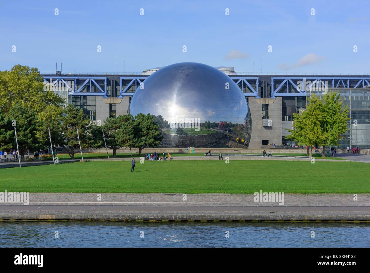 Paris, Parc de la Villette, La Geode // Paris, Parc de la Villette, La Geode Stock Photo