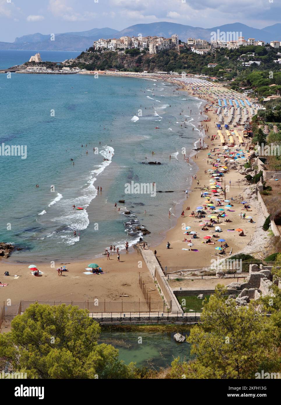 Sentiero in spiaggia hi-res stock photography and images - Alamy