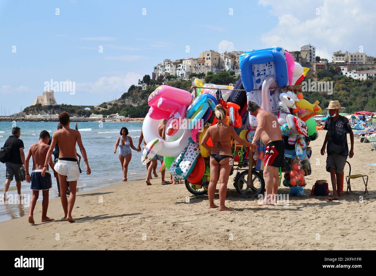 Passeggiata sulla spiaggia hi-res stock photography and images - Alamy