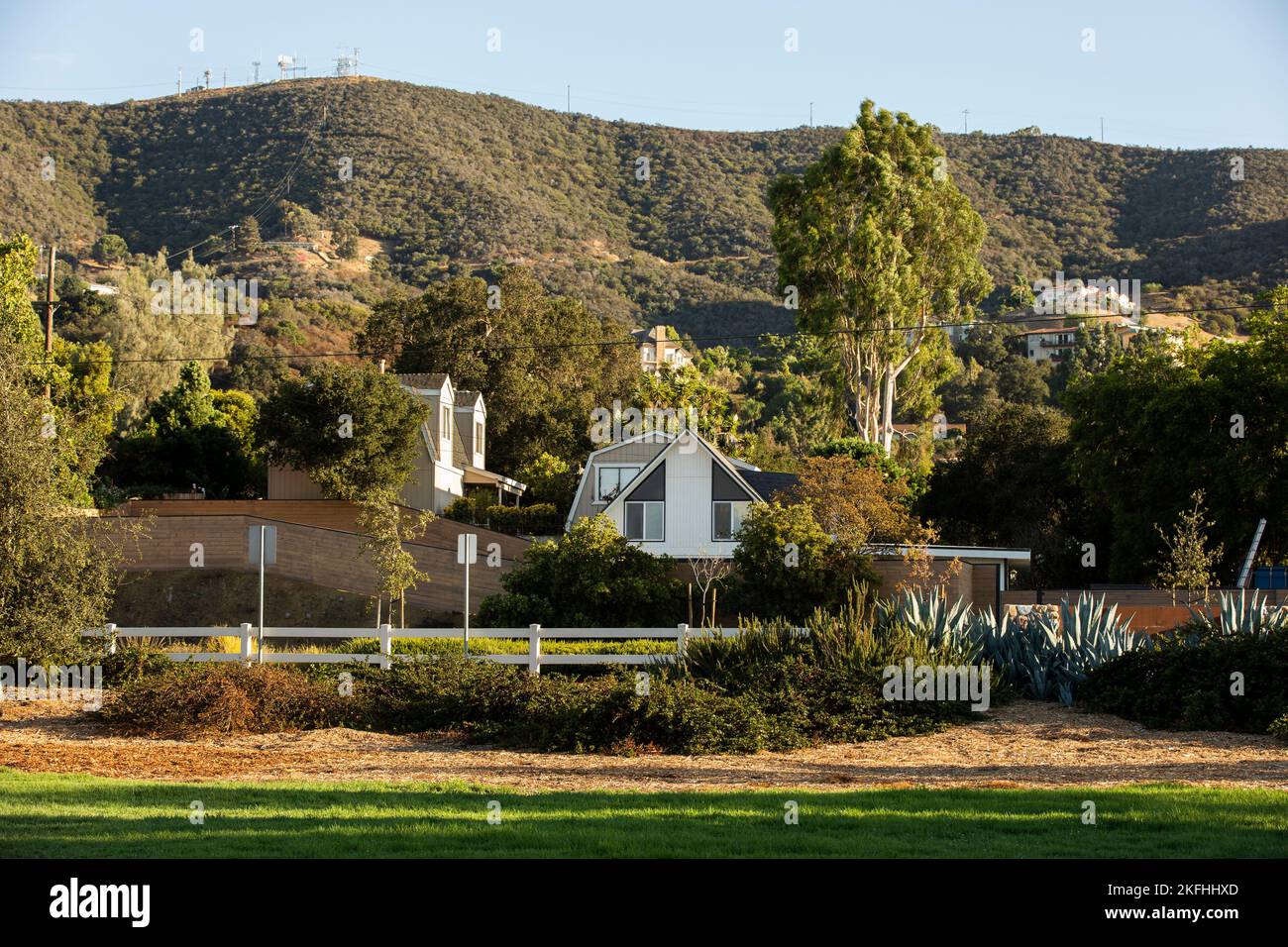Sunset view of a neighborhood and mountains in Newbury Park, California