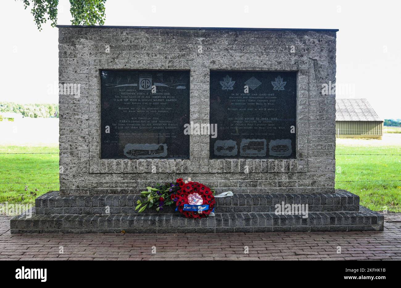 Members of Parachute Group Holland, and multiple veterans of the 82nd