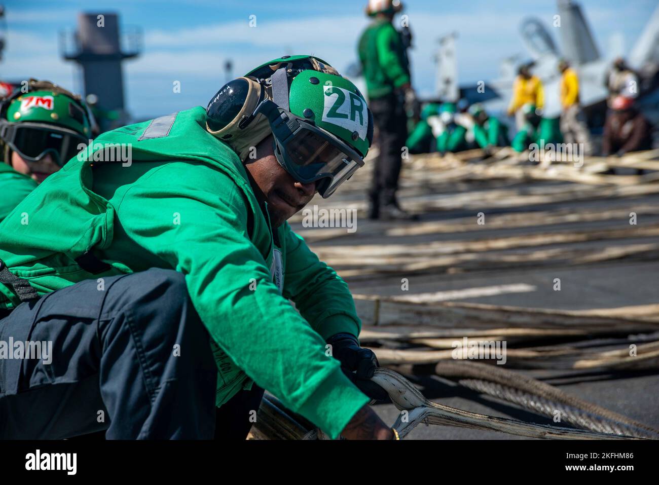 220917NDW1581037 PACIFIC OCEAN (Sept. 17, 2022) Sailors set up a