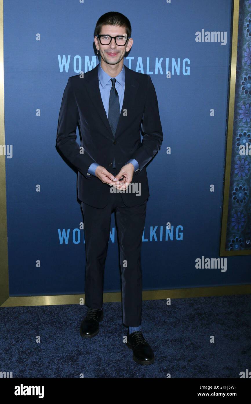 New York, NY, USA. 17th Nov, 2022. Ben Whishaw at arrivals for WOMEN ...