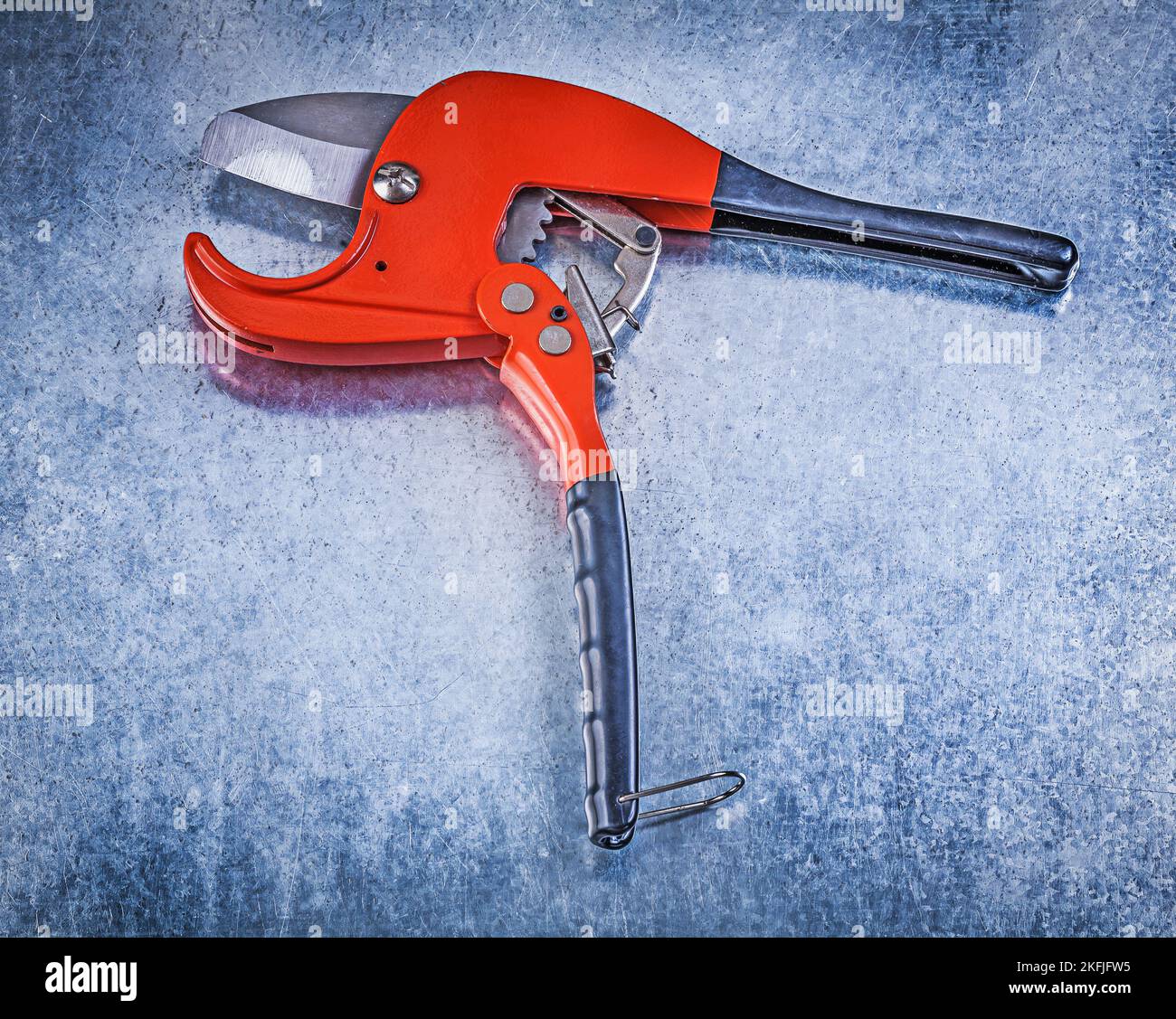 The Pipe Cutter That Secrets Professional Plumbers Dislike!