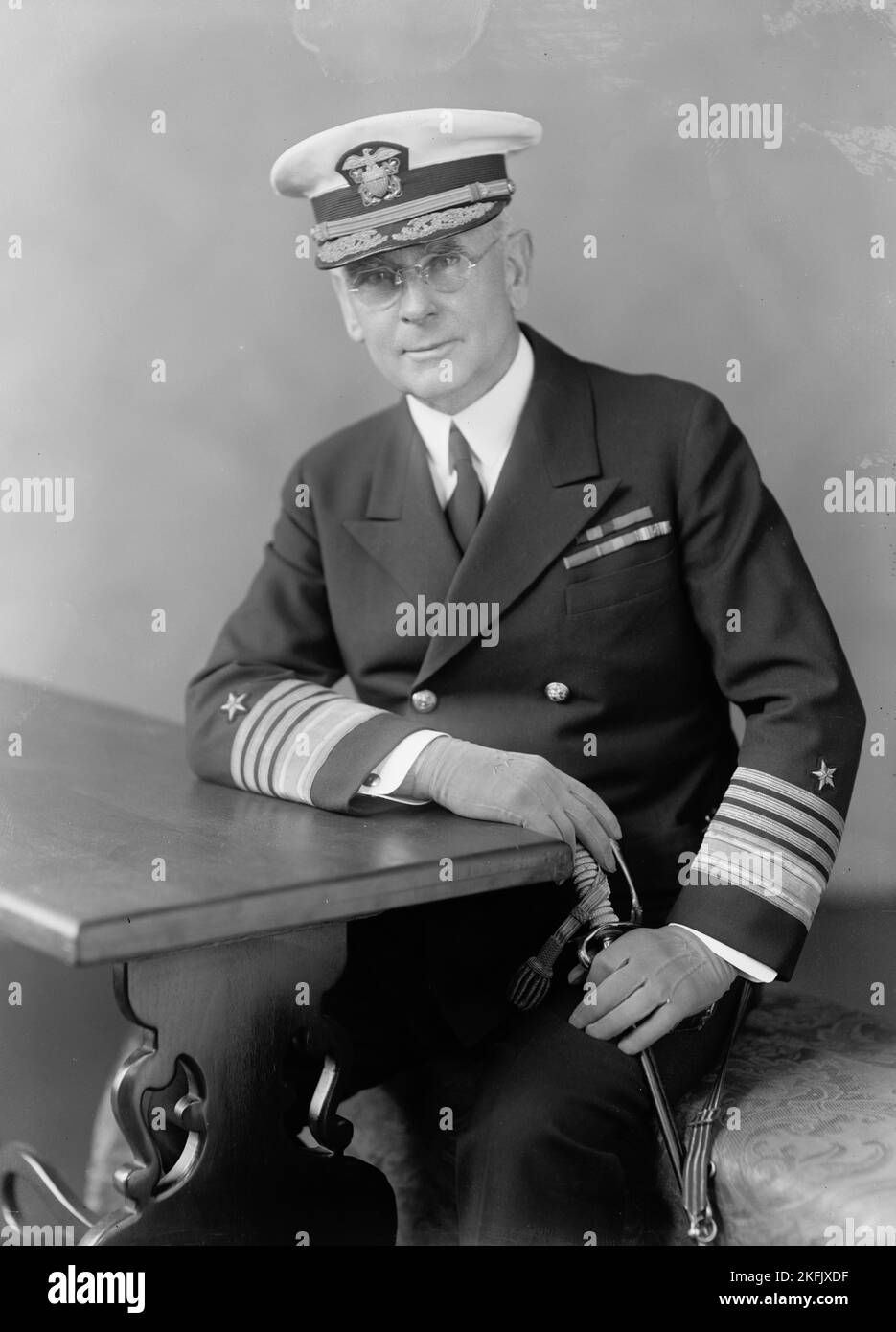 Us naval uniform 1930s hires stock photography and images Alamy