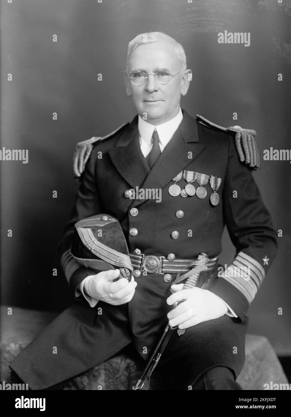 Uniform medals formal portrait hires stock photography and images Alamy