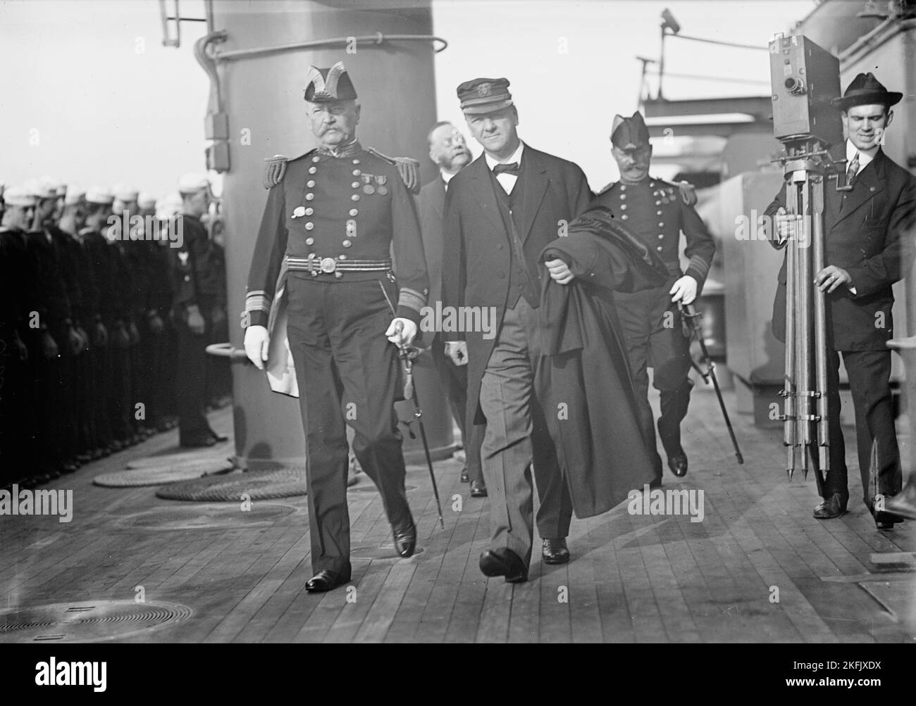 Target Practice - Badger, Charles Johnston, Rear Admiral, U.S.N.; Daniels, Josephus, Secretary of The Navy, 1913-1921, 1913. Stock Photo