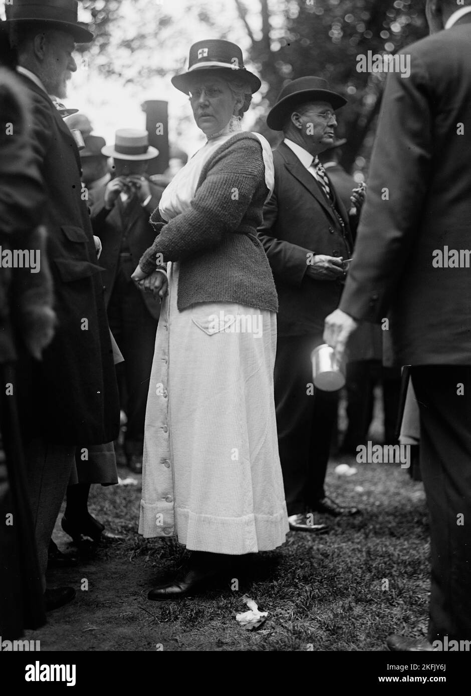 Red Cross Luncheon On General Scott's Lawn - Mrs. Hugh L. Scott, 1917. Stock Photo
