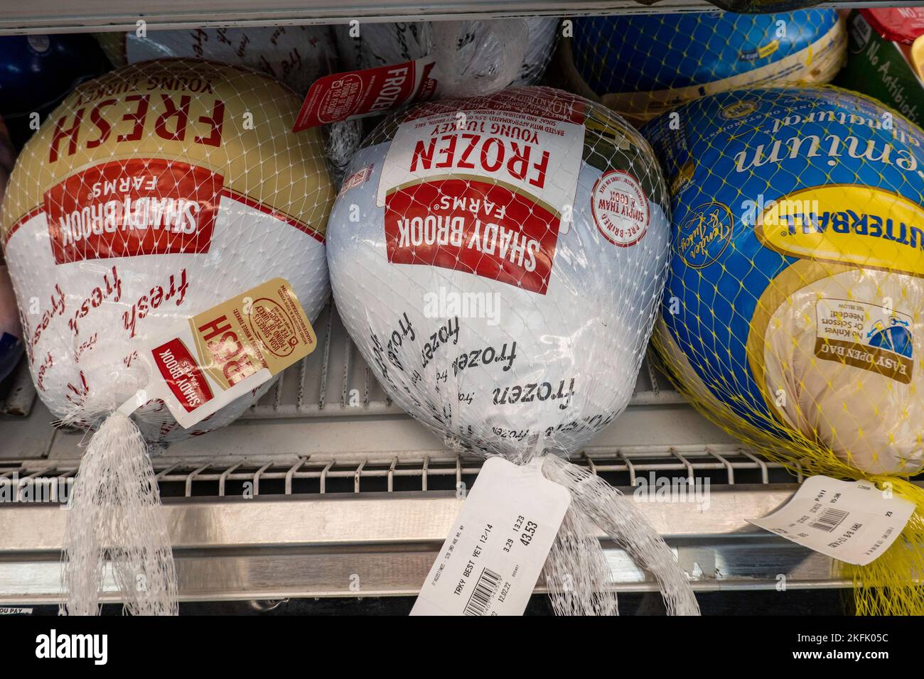 Thanksgiving Turkeys on sale at a D'Agostinos grocery store in New York City, USA  2022 Stock Photo